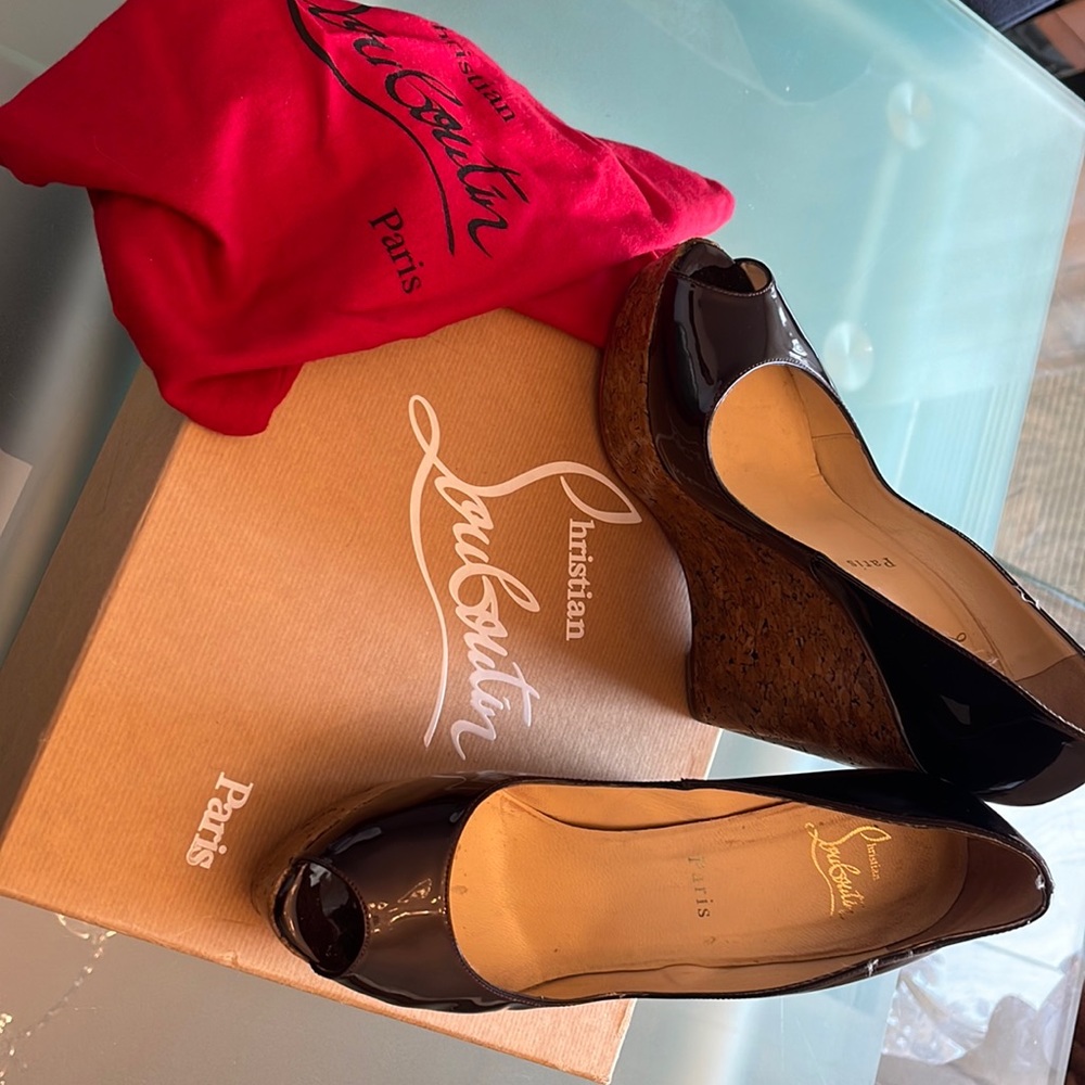 Christian Louboutin Cork Platform Open Toe Shoe - Picture 5 of 5